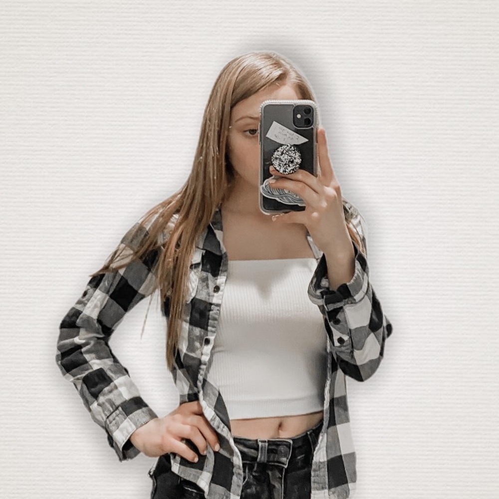 🌸3/$25: Black and White Flannel